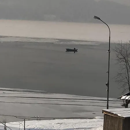 - Apartament Nad Jeziorem , Kluszkowce , Stylchyn Appartement Czorsztyn